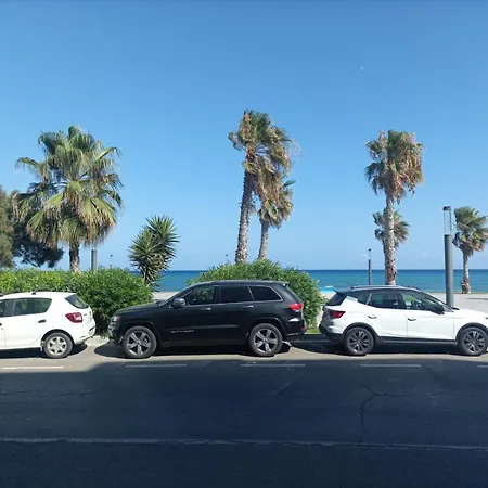 Primera Linea De Mar Апартаменты Торевьиа
